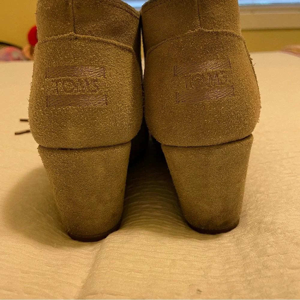 Toms Multicolor Striped Interior Shoes - Picture 2 of 9